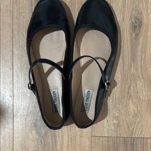 Steve Madden Black Flats with Classic Strap Design